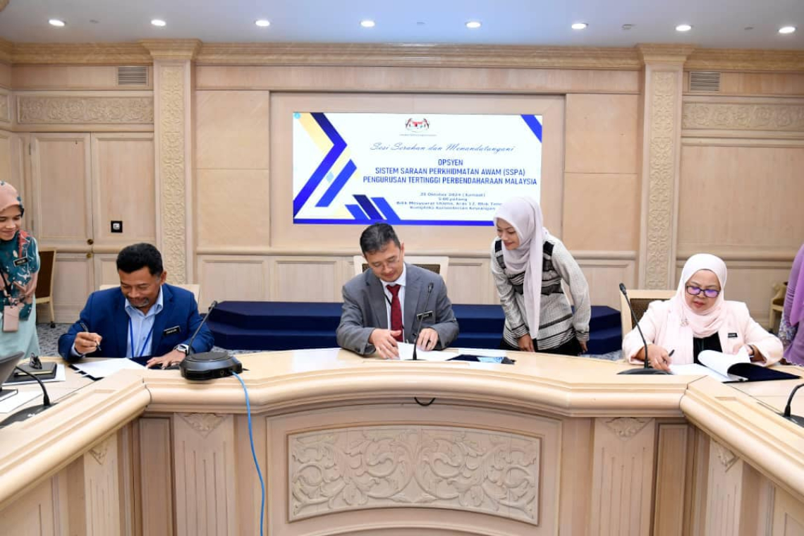 Sesi Serahan dan Menandatangani Opsyen SSPA